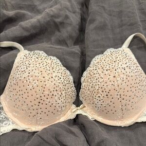 Elegant Lace Embellished Bra in Cream